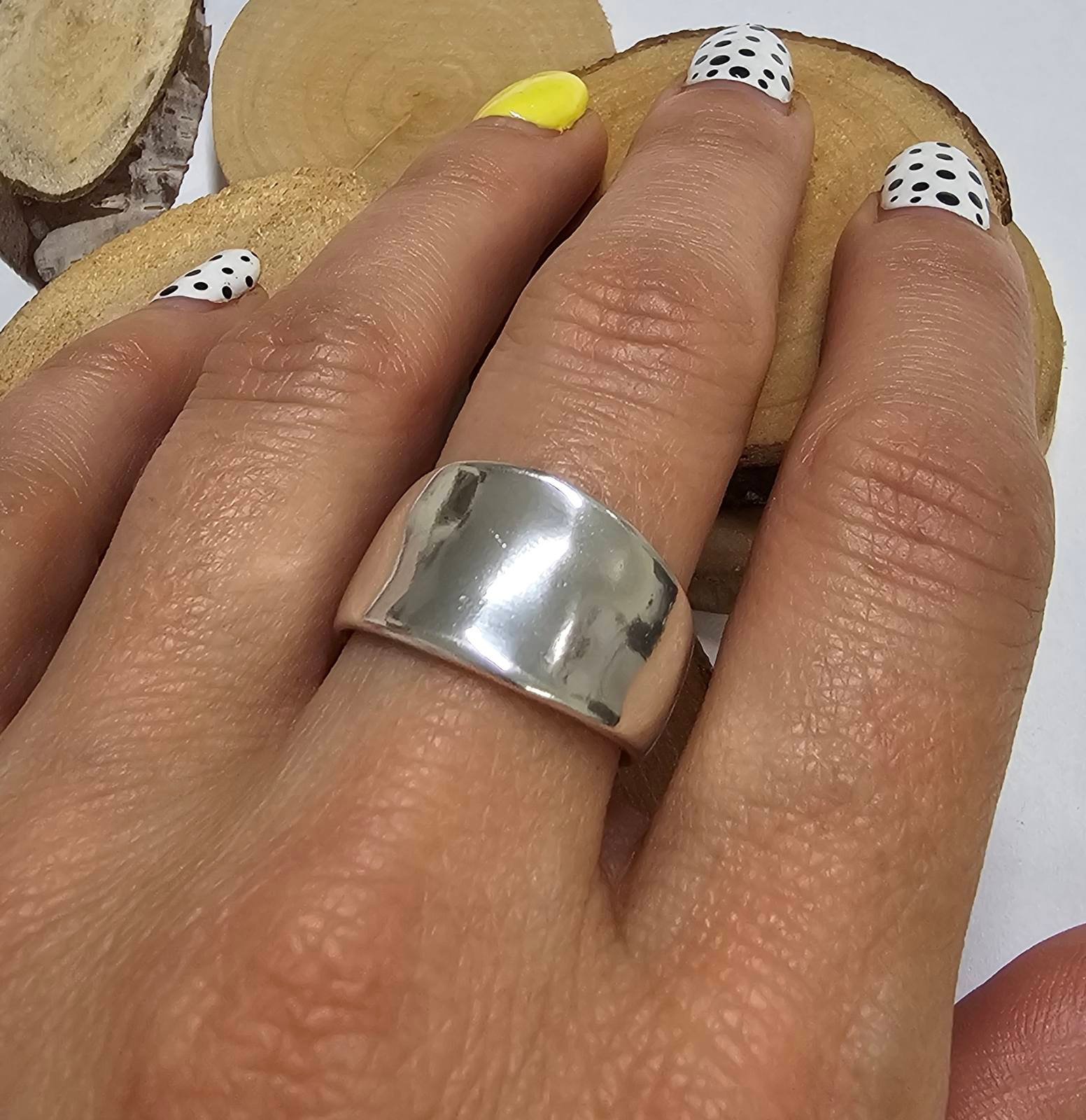 Семпъл изчистен пръстен №129